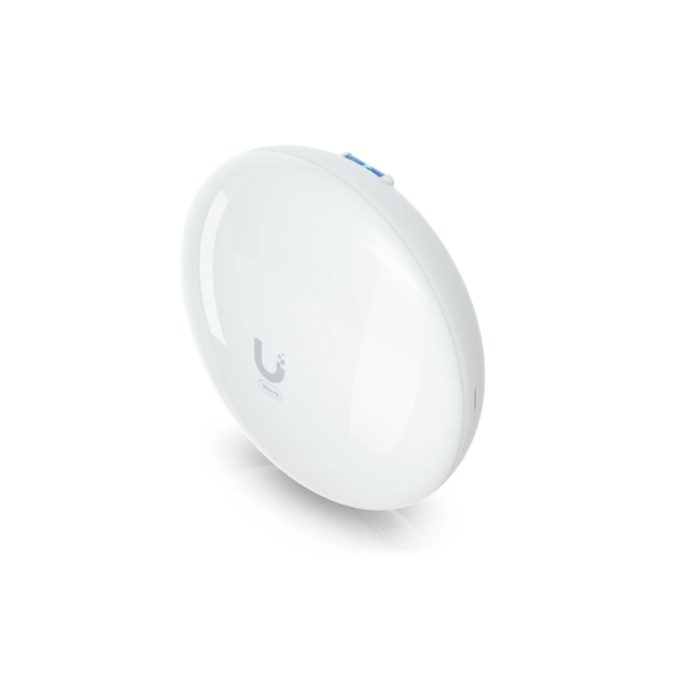 Сетевая точка доступа, Ubiquiti, Wave-Pico, PtMP-станция / PtP WI-FI, 802.11ax/ay, AY2000+AC800, 1 порт 10/100/1000 Mbps, Passive PoE 48V DC, 0.5A, адаптер в комплекте