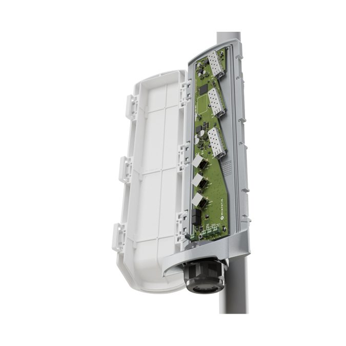 Коммутатор, MikroTik, CSS606-1G-2Gi-3S+OUT, GPERx6, 3 порта 10/100/1000M (Ether2-3 Passive PoE 0,6A), Ether1 Passive PoE in (Reverse), 3 порта SFP+, SwitchOS, -40°C to 70°C, outdoor case