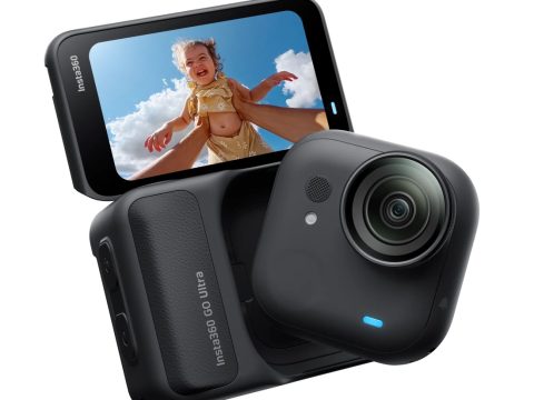 Экшн-камера, Insta360, GO Ultra черный, 45 г (модуль), широкоугольная, 4K/60fps, 2.7K/100fps, 1/1.8", f/2.0, AI-чип, встроенная память, магнитное крепление, водонепроницаемость до 10 м, черный