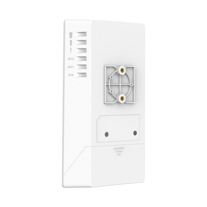 Беспроводной мост, Grandstream GWN7302, радиомост, PtP/PtMP, 5 ГГц, до 5 км, 2,4 Гбит/с, 2xGbE, PoE-In/PoE-Out, IP66